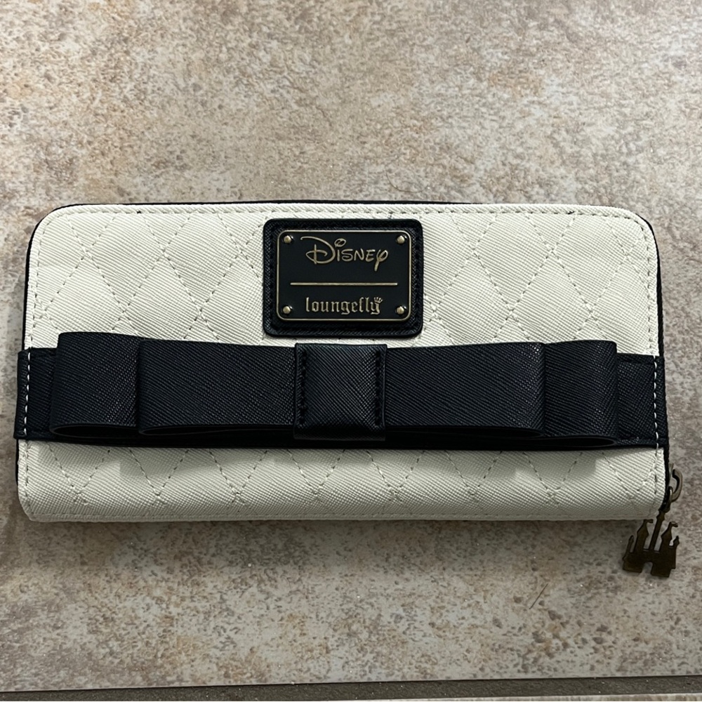 Loungefly Disney Princesses Silhouette Quilted Cream and Black Bow Wallet